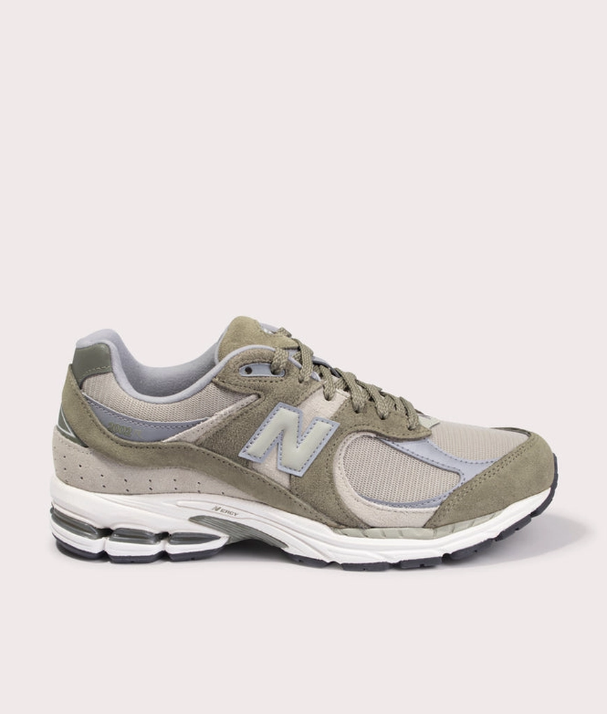 New Balance Mens 2002R Sneakers